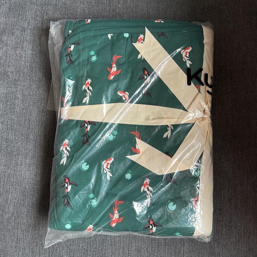 KYTE BABY
Youth Blanket in Koi
